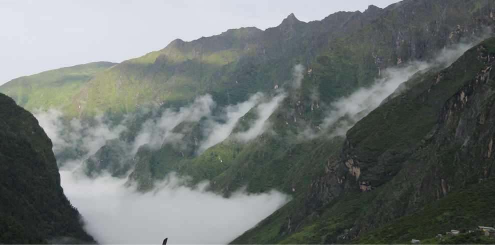 Trekking to Langtang