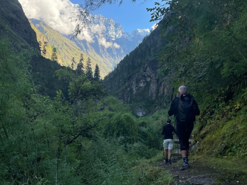 Trekking to Chumling